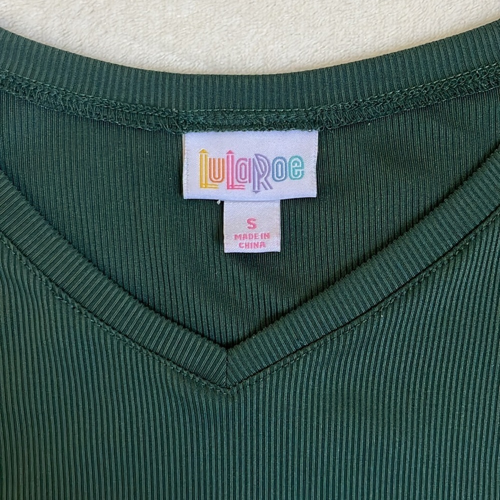 LuLaRoe Women’s Long Sleeve Elizabeth Tunic Size Small - Picture 5 of 7
